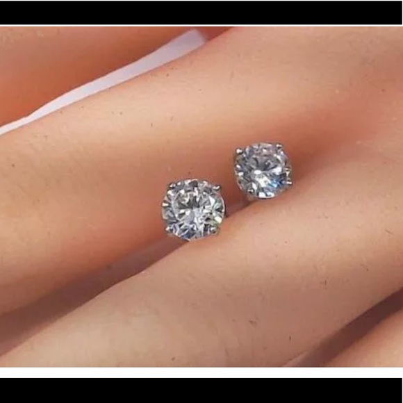 9K Gold Cubic Zirconia Stud Earrings - Picture 4 of 6